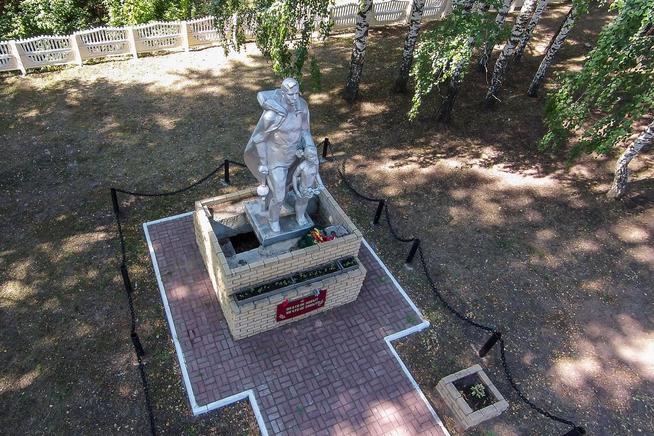 Памятник «Никто не забыт, ничто не забыто». с. Рождествено. 2014::Лаишевский район g2id75