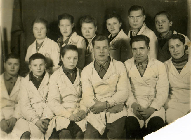 Фото. Бригада мастера Кошлева И.М.1940-е::Фотографии из заводского архива g2id89673