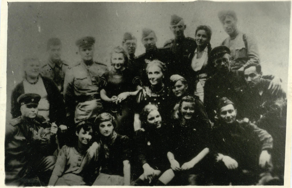 Фото №92999. Фото. Татарские артисты на Брянском фронте. Июль 1943