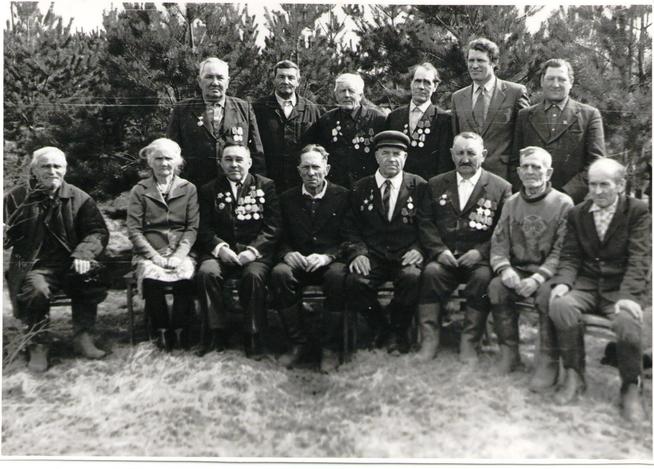 Одна из последних коллективных фотографий ветеранов Аграмаковки::Фотографии участников Великой Отечественной войны и документы по Спасскому району (после 1946г.) g2id100012