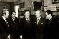 Фото. Баширов Г.Б. (второй справа) в Янасалинской библиотеке. 1983