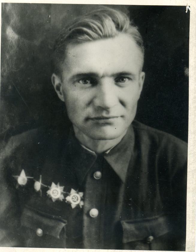 Силантьев Николай Трофимович ( конец 1940-гг.)::ГБУК «Краеведческий музей города Менделеевска» g2id107256