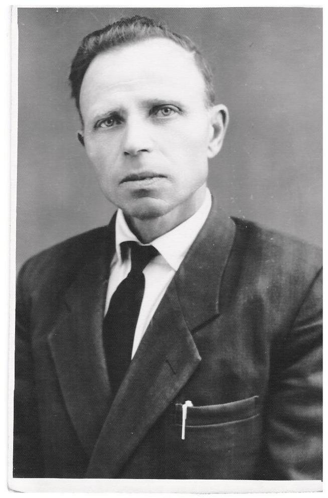 КП-864/1. Младший лейтенант Бурдаков Ф.В. Мензелинск, 1950-е гг.::Материалы, предоставленные Мензелинским музеем g2id107575