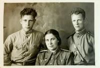 Фото. Корсаков  Г.В.(справа) 1945