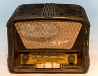 Радиоприемник «Стрела». СССР. Середина ХХ. Пластмасса, металл, стекло, дерево, ткань