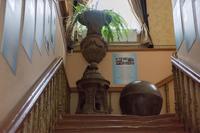Лестница в краеведческом музее г. Менделеевска