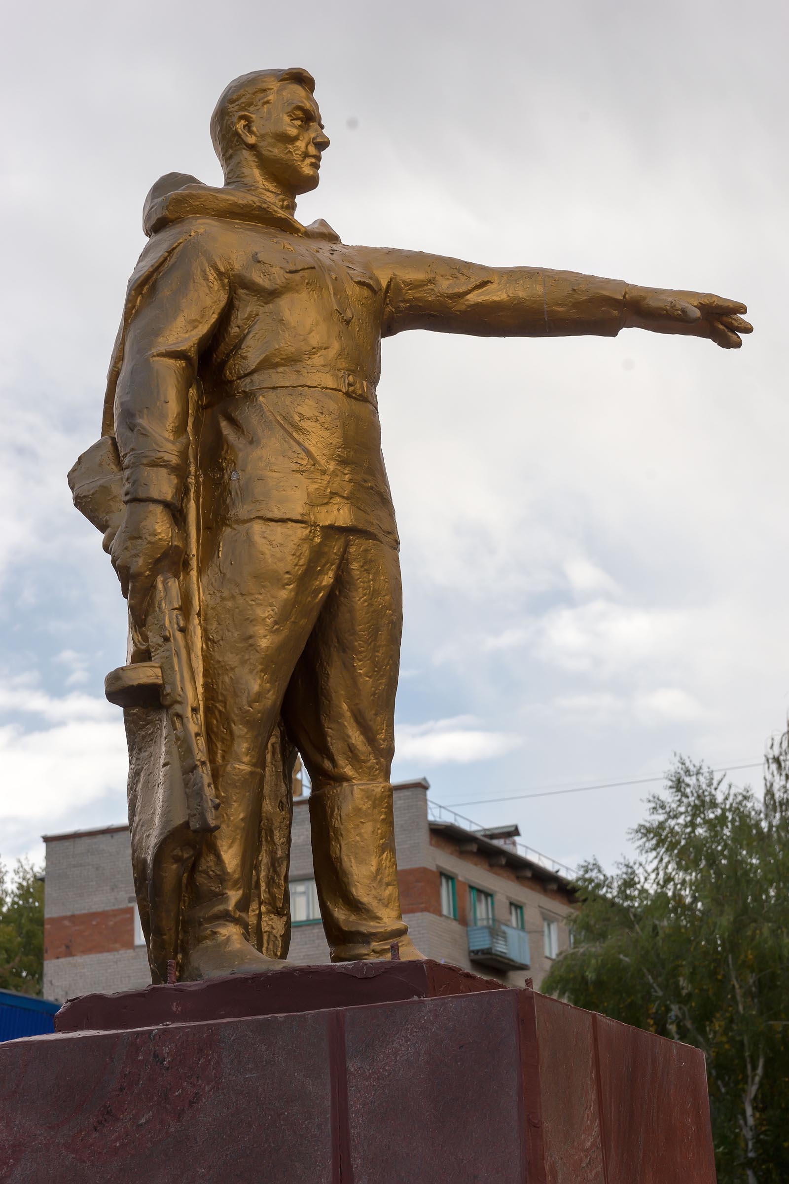 Менделеевск. Монумент Менделеевск. Памятники в Менделеевске. Памятник Менделееву в Менделеевске. Менделеевск достопримечательности.