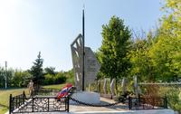 Памятник павшим в годы Великой Отечественной войны возле Кукморского кладбища. 2014