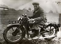 Фото.Фагерутдинов Кутбутдин хозяин мотоцикла. 1930-е