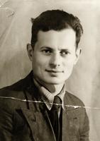 Фото. Шамес С.И.- мастер Промышленного отдела института.   1941