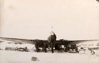 Фото. Ремонт самолета в полевых условиях. 1940-е