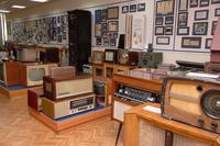 Фрагмент экспозиции.Радиоприемники. 1940-60-е