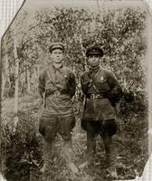 Фото.Плакатин.(слева) с боевым товарищем. 1940-е