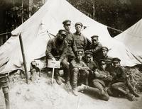 Фото. Альтшуллер С.А.(сидит 2-ой справа ) с боевым товарищами. 1940-е