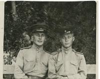 Петряев А.П. справа с.  г. Слатина. Румыния. 03.10.1947г