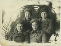 Худяшова А.И. стоит справа. 1943 год.г. Геленджик