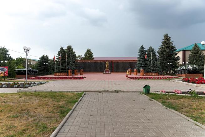 Мемориальный комплекс в честь 65-летия Победы в Великой Отечественной войне. Апастово. 2014::Апастовский район g2id1277