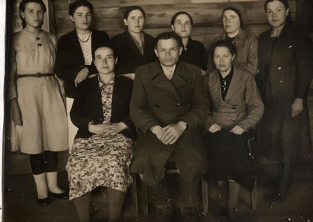 Фото №23675. Фото. Учителя Исенбаевской семилетней школы. 1947 