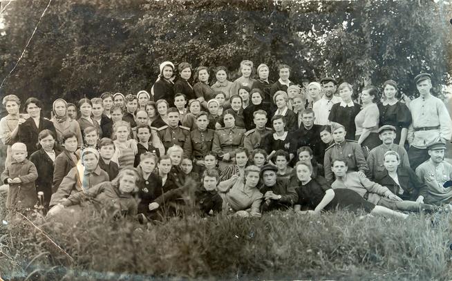 Фото. Сотрудники эвакогоспиталя № 3656. 1944::Музей историко-культурного наследия g2id12802