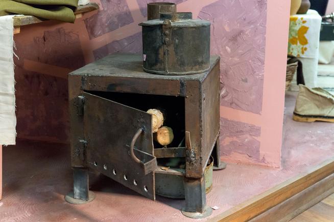 Печка-буржуйка. СССР. 1940-е. Металл::Музей историко-культурного наследия g2id13354