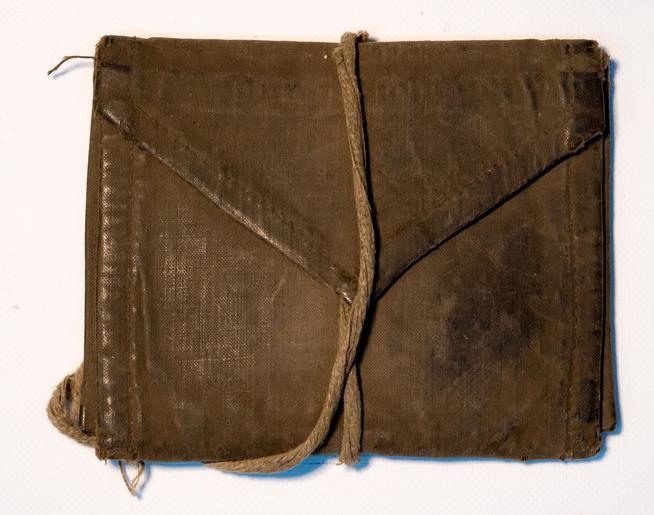 Кошелек Садыкова К. – участника Великой Отечественной войны. СССР. 1940-е годы. Ткань, бумага::МУК «Музей истории Сибирского Тракта и Мусы Джалиля» g2id1599