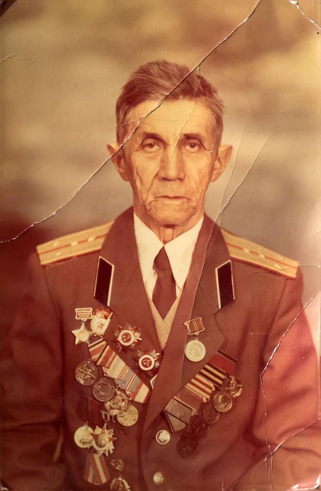 Фото. Бабужин А.Ю.- участник Великой Отечественной войны. 1990-е::МБУ «Буинский краеведческий музей» Буинского муниципального района Республики Татарстан g2id14528