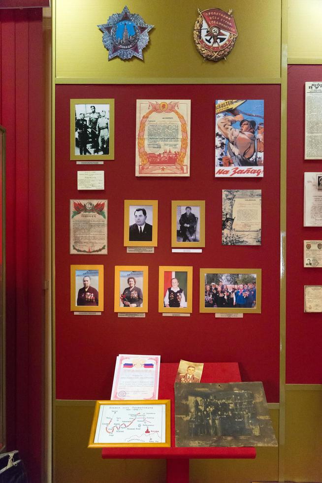 Стенд в экспозиции Буинского краеведческого музея посвящен землякам - участникам войны. 2014::МБУ «Буинский краеведческий музей» Буинского муниципального района Республики Татарстан g2id14584