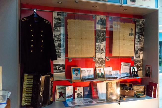 Фрагмент экспозиции Краеведческого музея Дрожжановского района, посвященный участникам Великой Отечественной войны. 2014::МБУ «Краеведческий музей Дрожжановского муниципального района РТ»» g2id14970