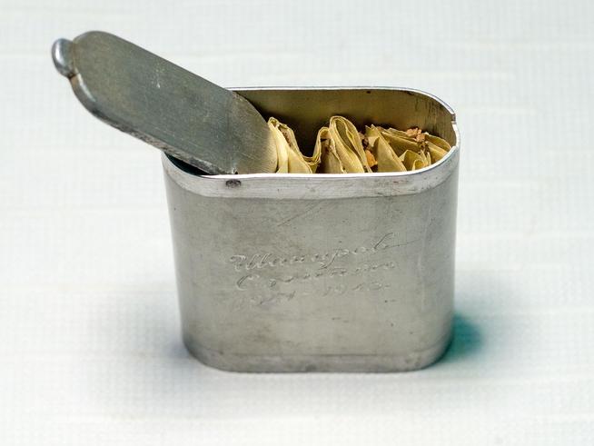 Табакерка Шакирова С.Ш. – участника Великой Отечественной войны. СССР. Середина ХХ в. Металл::Музей им. А.Ш.Абдреева «Земля и люди» g2id15098