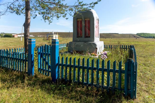 Обелиск, с. Малькеево::Кайбицкий район g2id15480