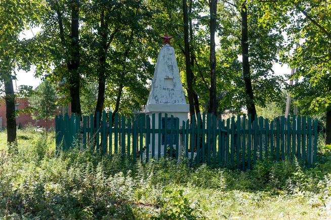 Обелиск. д. Янсурино::Кайбицкий район g2id15832