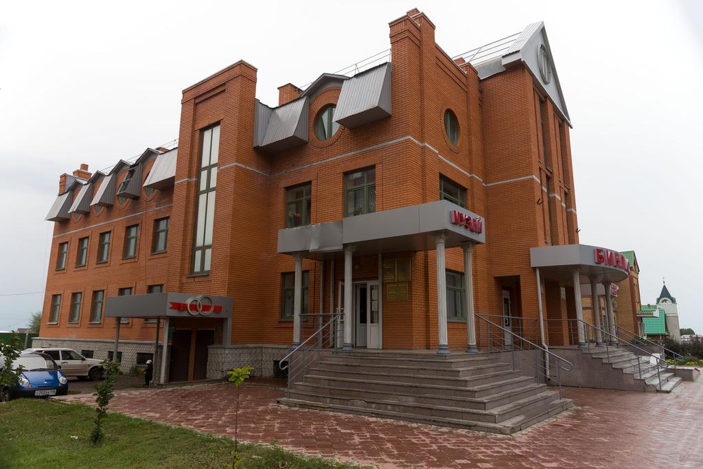 Фото №15894. Здание центральной библиотеки и   краеведческого музея в Камском Устье