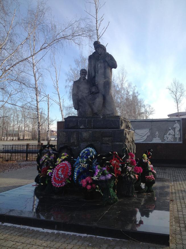 г.Болгары. Памятник павшим в годы Великой Отечественной войны ::Памятники, стеллы (бюсты) погибшим и пропавшим без вести в годы Великой Отечественной войны в Спасском районе g2id41436