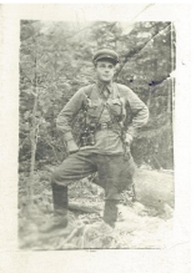 Васильев Петр Васильевич. комиссар Брянский лес, 1942г::Фотографии участников Великой Отечественной войны и документы по Спасскому району (до 1946г.) g2id41638