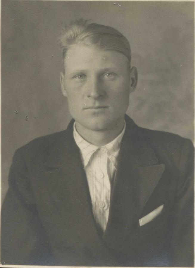 Илюшин Егор Арсентьевич 1921г.р::Фотографии участников Великой Отечественной войны и документы по Спасскому району (до 1946г.) g2id41850