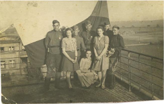 Карпов В.Г.Прага 9 мая  1945г::Фотографии участников Великой Отечественной войны и документы по Спасскому району (до 1946г.) g2id41874