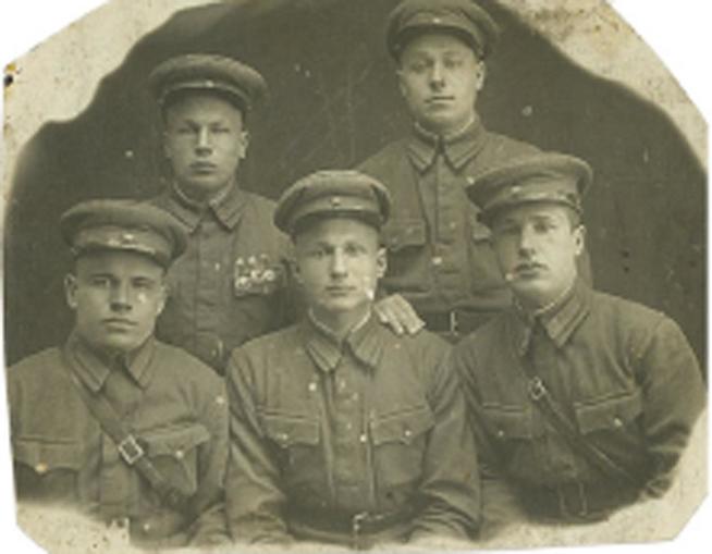 Никитин Павел Ник.  1945г::Фотографии участников Великой Отечественной войны и документы по Спасскому району (до 1946г.) g2id42130