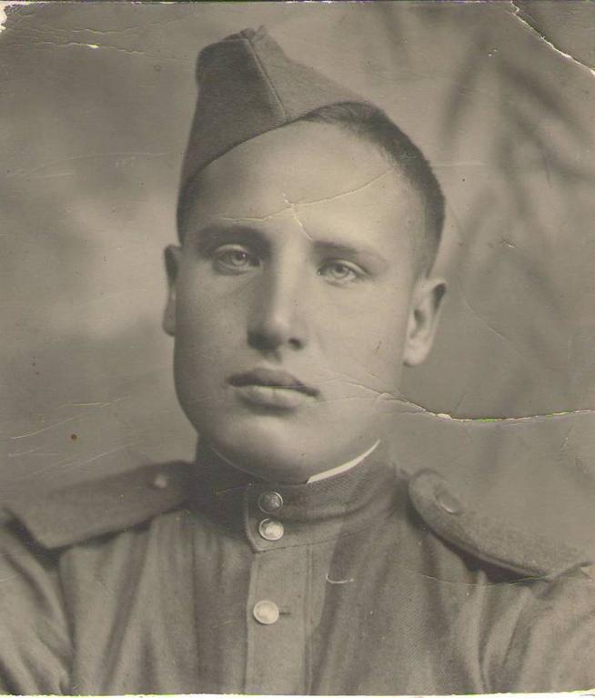 Нуриев Бари Насыбуллович -фото 1943 года (1926 года рождения, с 1943 года был на фронте,  вернулся  в 1950 году)::Фотографии участников Великой Отечественной войны и документы по Спасскому району (до 1946г.) g2id42146