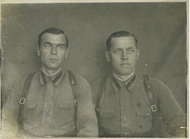 Пронягин Василий Васильевич слева::Фотографии участников Великой Отечественной войны и документы по Спасскому району (до 1946г.) g2id42234