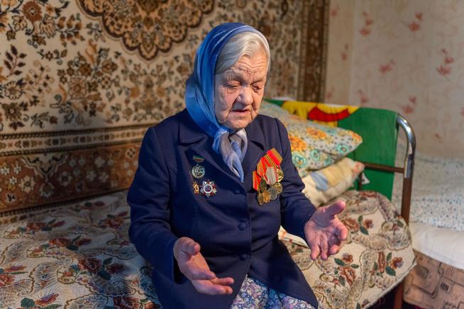 Фото. Шишмагаева А.А. (1923 г.р.) дает интервью с воспоминаниями о годах войны. 2014 ::Мамадышский район g2id17617