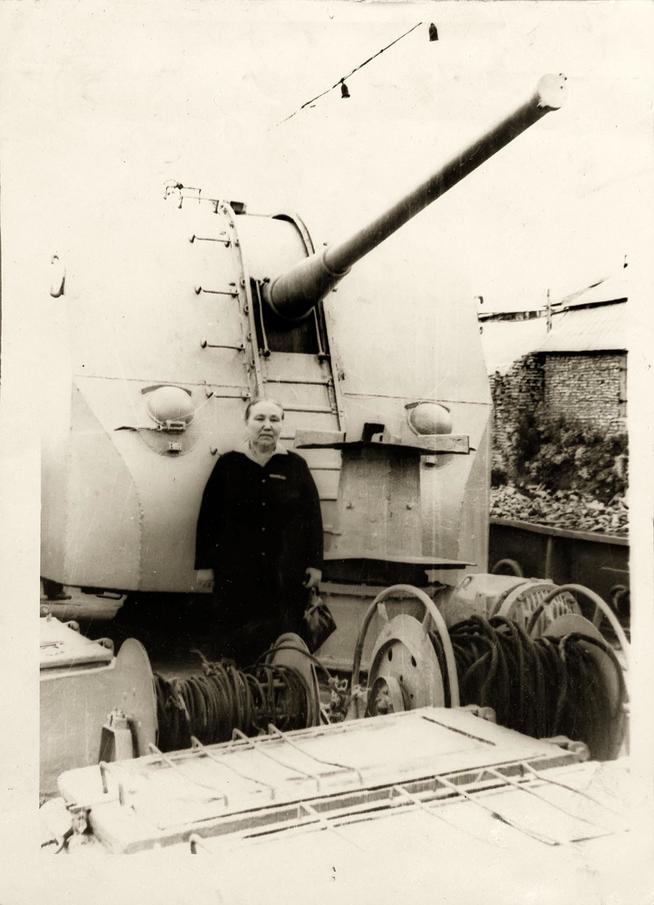 Фото. Андронова Е.М. на «Волгаре-Добровольце». Мамадыш. 1978::МБУ «Мамадышский краеведческий музей». 2014 g2id17053