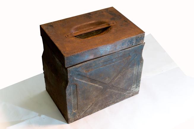Ящик для пулеметных лент. СССР. Нач. 1940-х. Металл::МБОУ «Средняя общеобразовательная школа имени С.А.Ахтямова села Манзарас Кукморского муниципального района РТ" g2id2005