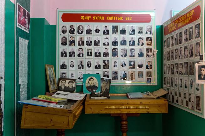 Фрагмент экспозиции музея, посвященный Великой Отечественной войне. 2014::Дом культуры с.Олуяз, историко-краеведческий музей g2id2497