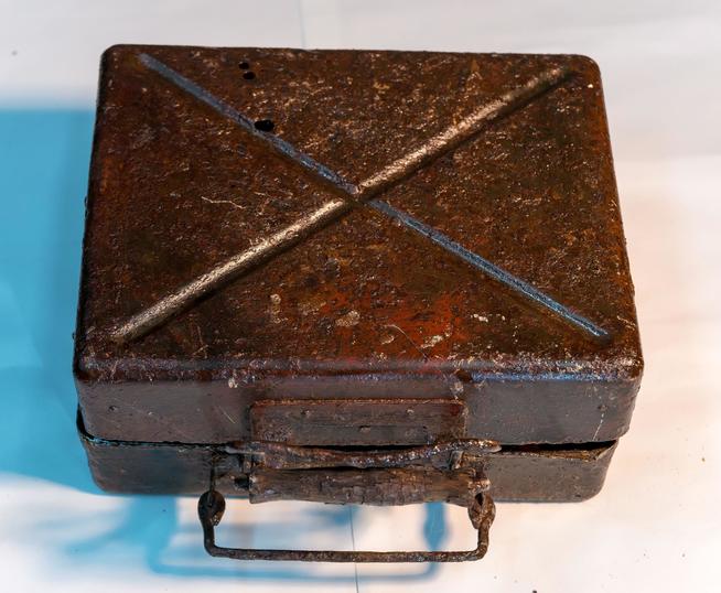 Ящик для мин со снарядами. Германия. Начало 1940-х. Металл::Дом культуры с.Олуяз, историко-краеведческий музей g2id2565