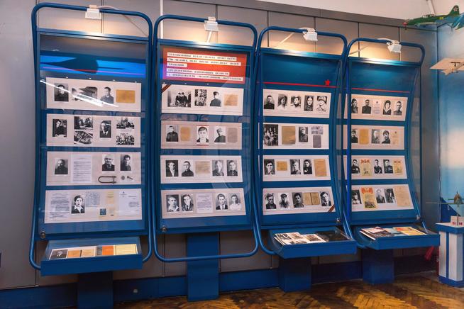 Фрагмент экспозиции Музея истории КНИТУ - КАИ, посвященный Великой Отечественной войне. 2014::Музей истории КНИТУ-КАИ g2id36975