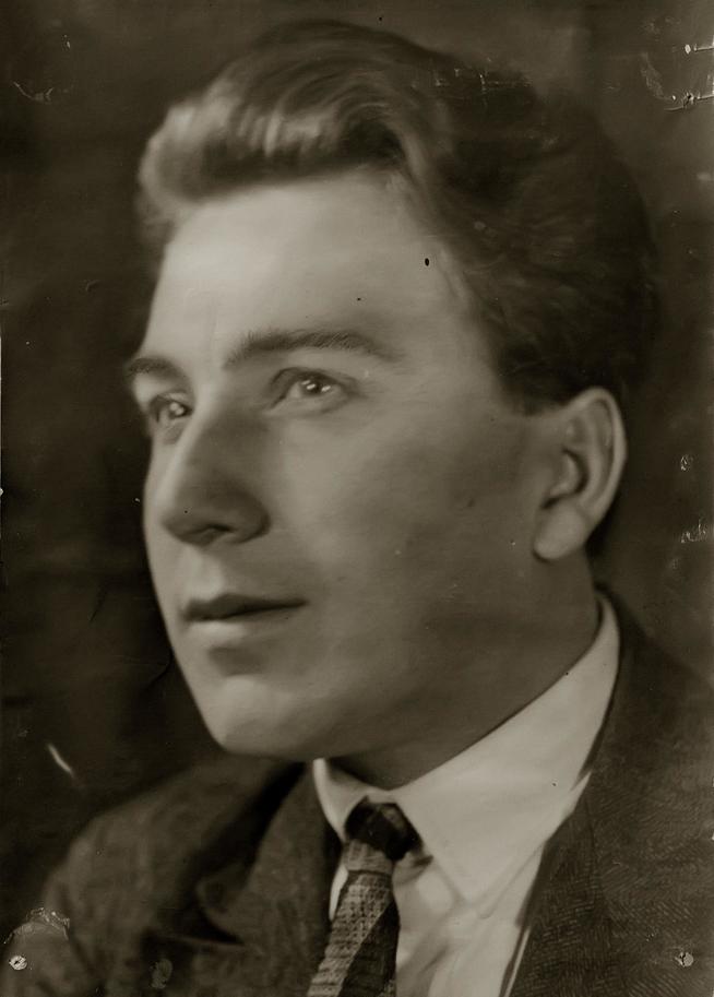 Фото. Максимов В.В.- инженер Промышленного отдела института.1940-е::Музей истории КНИТУ-КАИ g2id37051