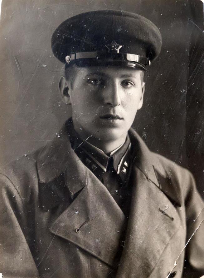 Фото. Ржевский Е.В.- участник Великой Отечественной войны. 1943::Музей истории КНИТУ-КАИ g2id37251