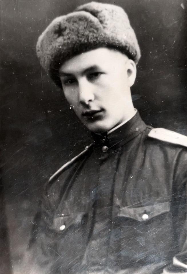 Фото. Дюков А.В.   -участник Великой Отечественной войны. 1940-е::Музей истории КНИТУ-КАИ g2id37428