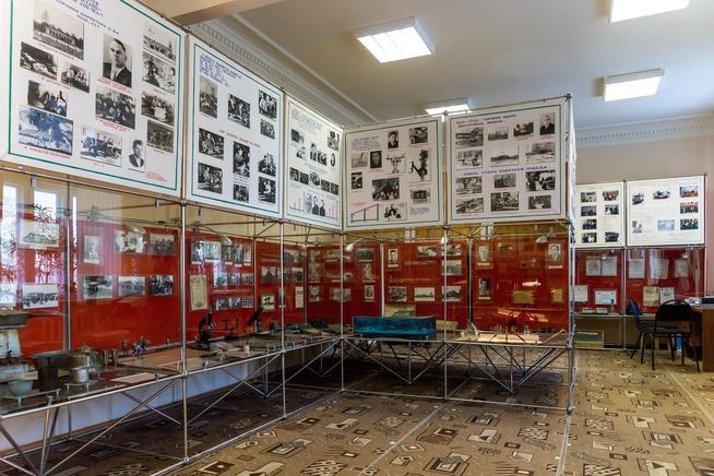 Фрагмент экспозиции Музея боевой и трудовой славы пос. Дербышки. 2014::Музей боевой и трудовой славы КОМЗ в пос. Дербышки g2id37748
