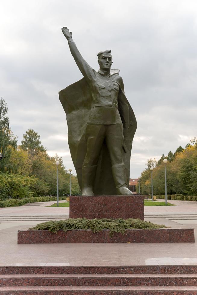 Памятник солдату. Аллея героев, г. Заинск::Заинский район g2id20490